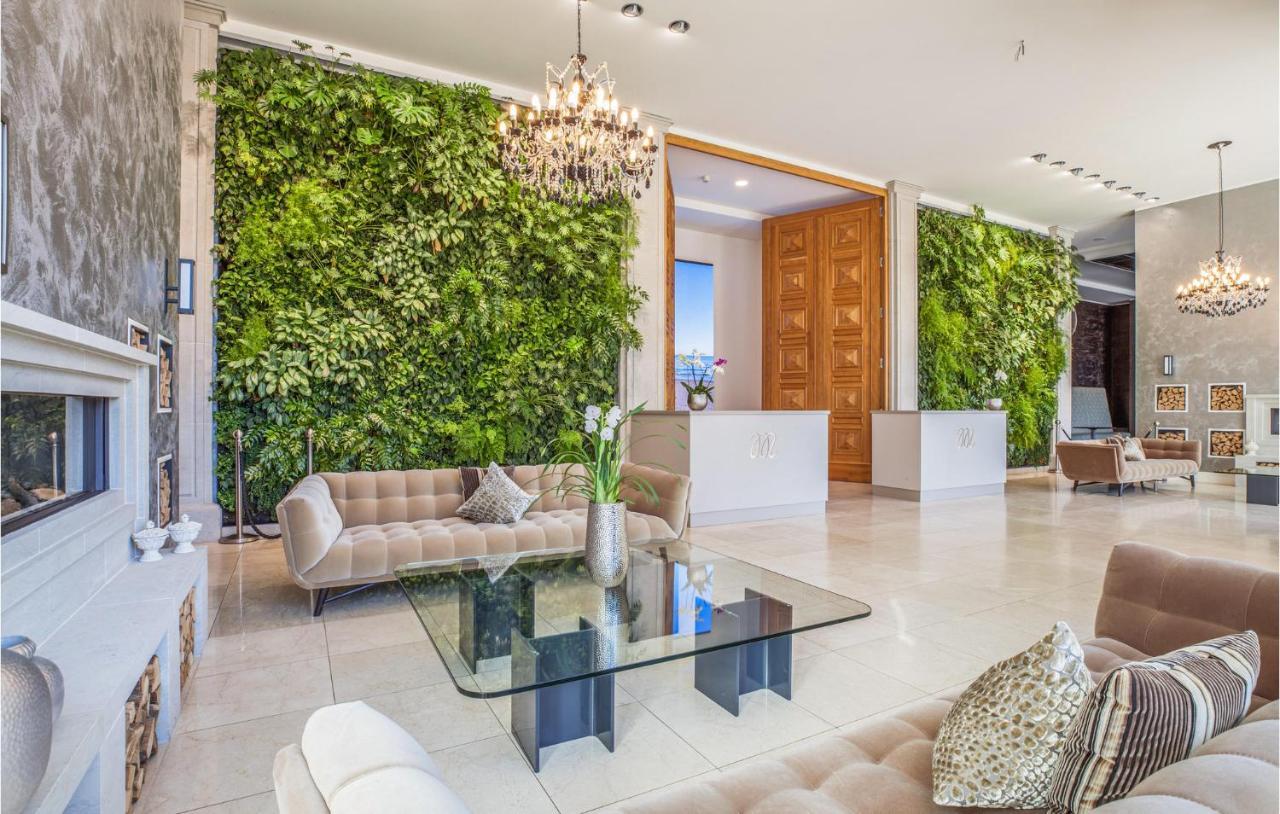 Prince Apartment *